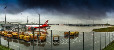 泰国一飞机坠毁事件,载有5名中国籍乘客的悲痛瞬间 泰国一飞机坠毁事件,载有5名中国籍乘客的悲痛瞬间