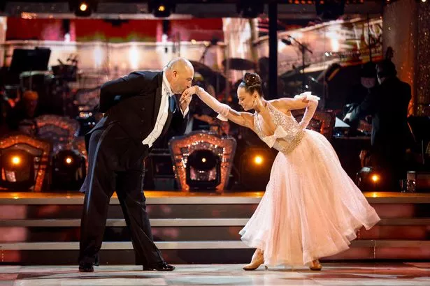 专家呼吁重新审视禁酒令,平衡健康与社会效益的新视角 专家呼吁重新审视禁酒令,平衡健康与社会效益的新视角