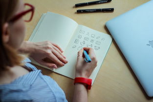 女子二胎咨询休产次日竟遭辞退，职场女性的权益何在？