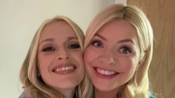 中兴Axon 30屏下指纹，科技与美学的完美融合