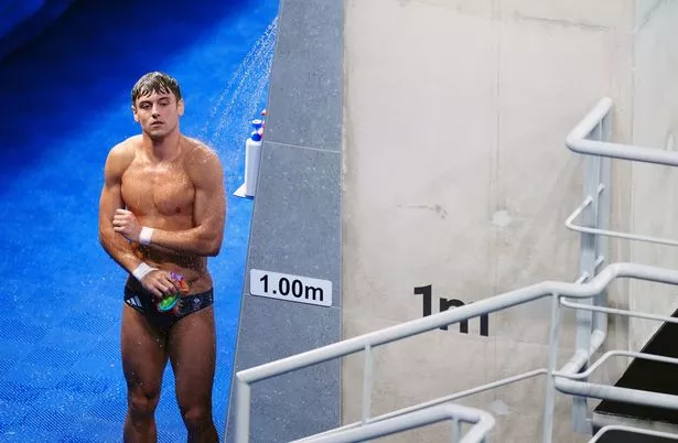 掌握惠普官方售后全攻略，拨打那串神奇的守护神热线