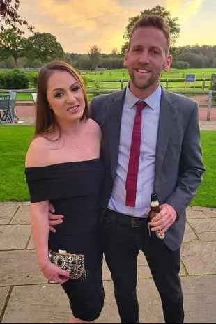 向佐穿向太衣服走红毯，一场时尚与亲情交织的盛宴