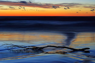 6旬董事长燃天空之门烟花纪念亡母,璀璨背后的深情与传承 6旬董事长燃天空之门烟花纪念亡母,璀璨背后的深情与传承