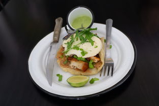 重庆游客开始吃长江索道，一场误会背后的城市美食探索之旅